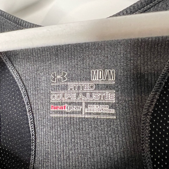 Under Armour • Women’s Fitted Tank Top • Medium - Picture 2 of 4